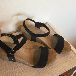 🌸 Plus Size -  Black and Cork Sandles